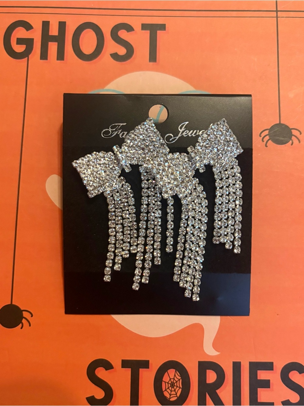 Rhinestone Bow Fringe Brooch - Silver